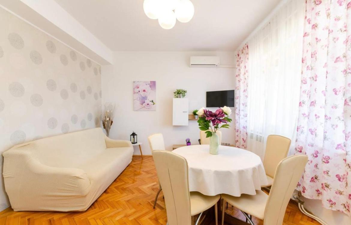 Apartments Tatjana Crikvenica Buitenkant foto